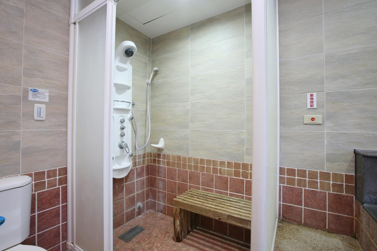 Cyuan Tang Hot Spring Hotel Jiaoxi Exterior photo